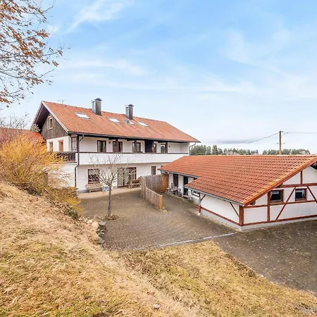3 Bedroom Gorgeous In Wald Apartament